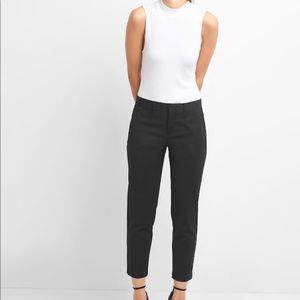 GAP Slim Cropped Black Pants